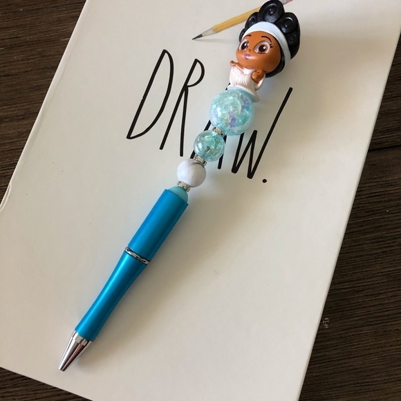 Disney Doorables: Hercules: Muses: Calliope handmade beaded pen - Picture 2 of 3